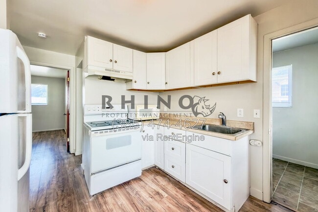 Building Photo - 3907 1040 E