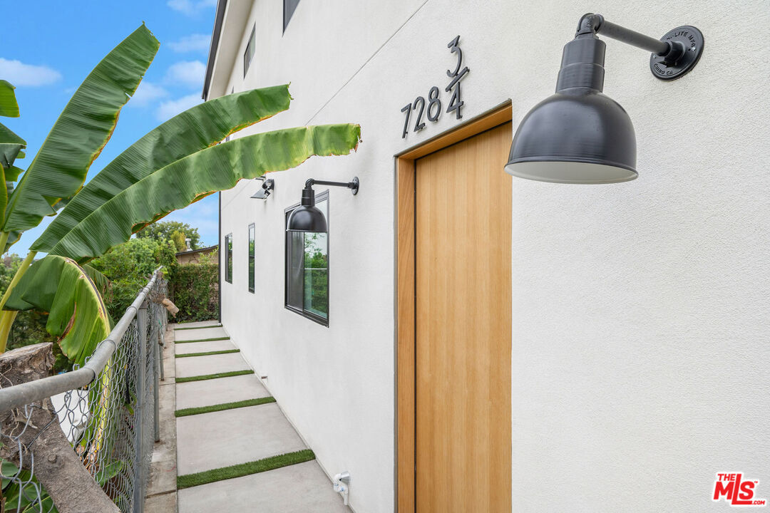 Foto principal - 728-724 Robinson St