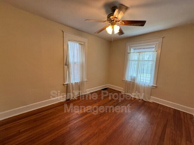 Foto del edificio - 864 Mulberry Ave