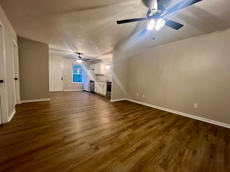 Foto principal - 1402 Hicks Rd