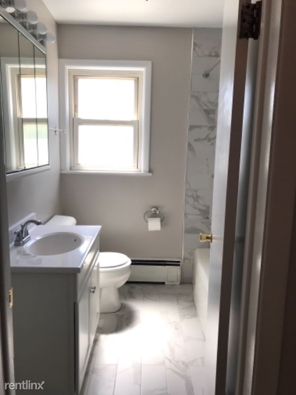 Building Photo - 3 br, 1 bath Apartment - 7904 Lamon Ave