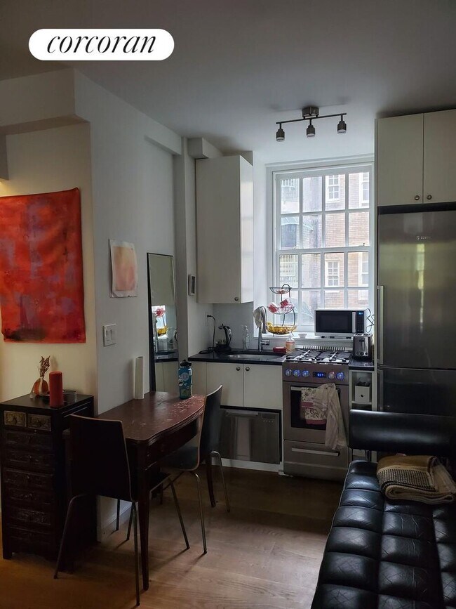 Foto del edificio - 516 E 78th St