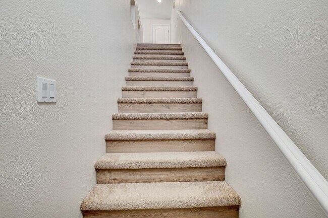Foto del edificio - 7320 Camrose Ridge Pl