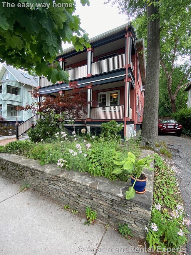 Foto del edificio - 324 Walden St