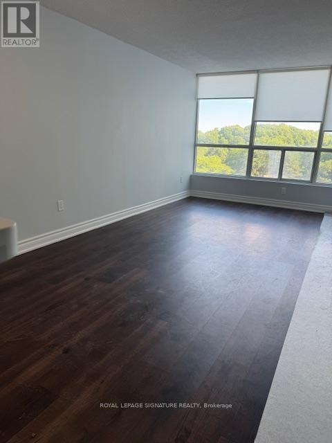 Photo du bâtiment - 1417-3050-3050 Ellesmere Rd