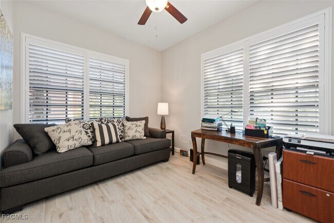 Building Photo - 8000 Via Sardinia St