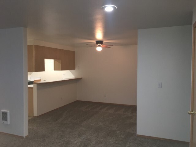 Building Photo - 2022-2022 SW 22nd St