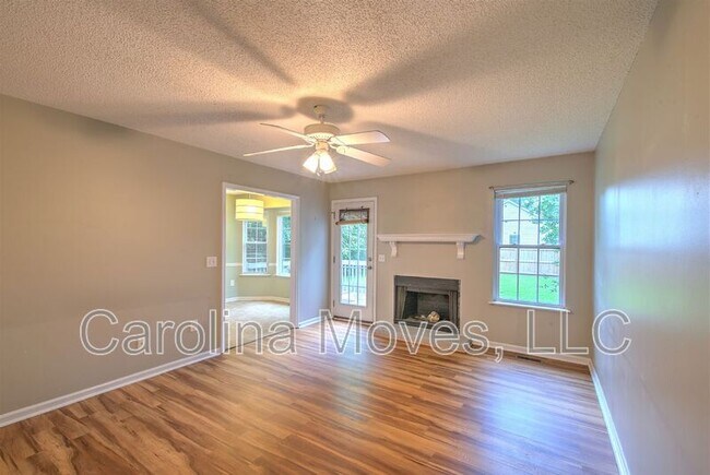 Building Photo - 5 Fieldcrest Ct