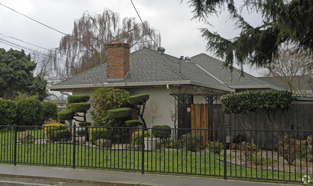 Building Photo - 13127 Aurora Dr