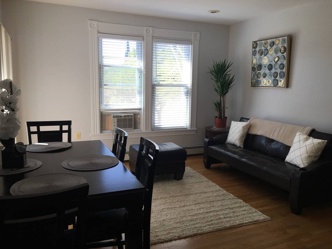 Foto principal - 62 Prospect St