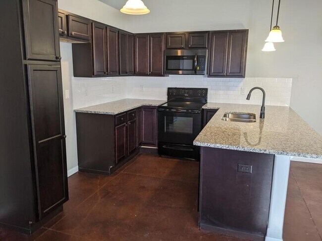 Foto del edificio - 1320 N Curtis Ct