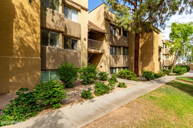 Foto del edificio - 18811 N 19th Ave