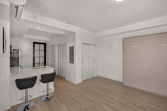 Building Photo - 4100 SW 64th Ave