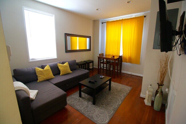 Foto del edificio - 4203 Foote St NE