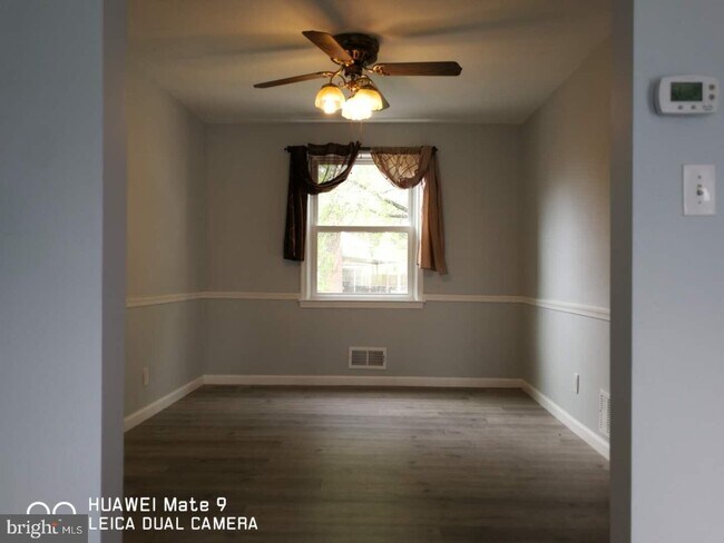 Foto del edificio - 64 Garden Ridge Rd