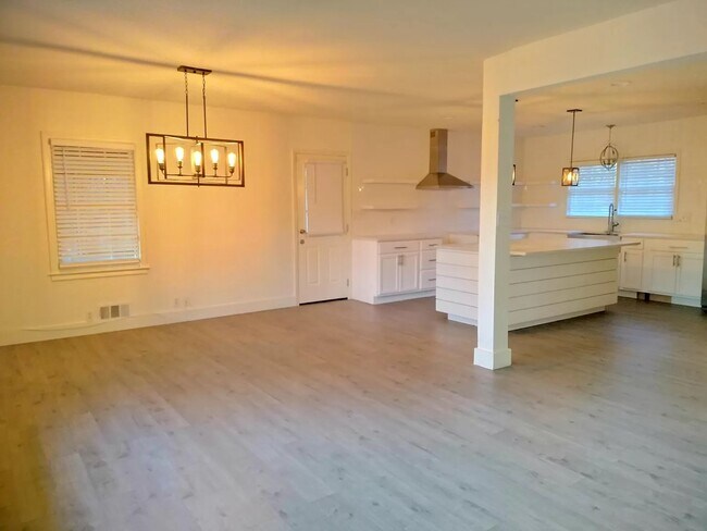Foto del edificio - 5266 River Rd