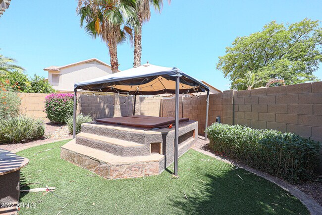 Foto del edificio - 16168 W Ironwood St