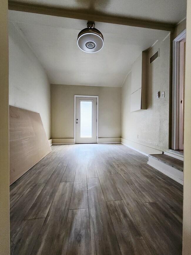 Foto del edificio - 2705 W Kentucky Ave