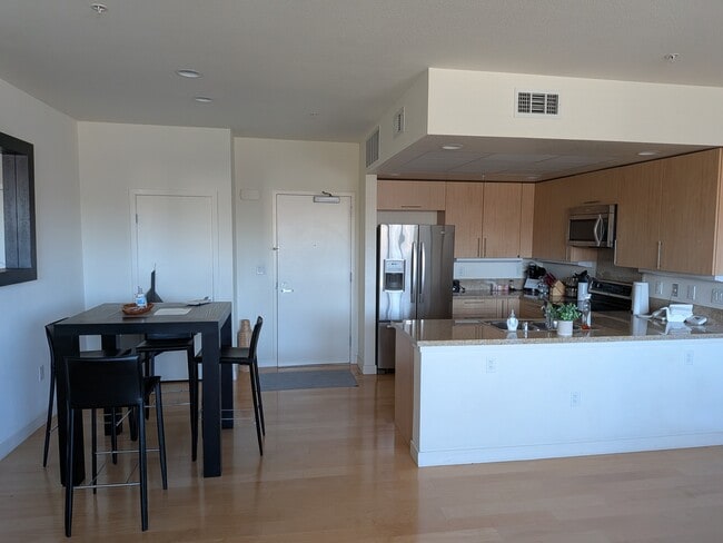 Building Photo - 88 Bush St