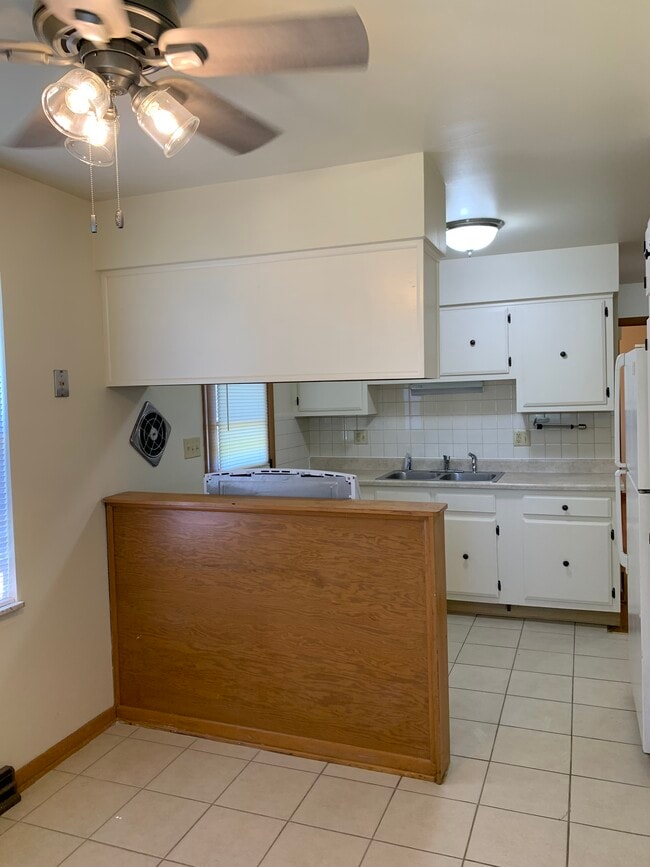 Cocina - 2537 Parkwood Ave