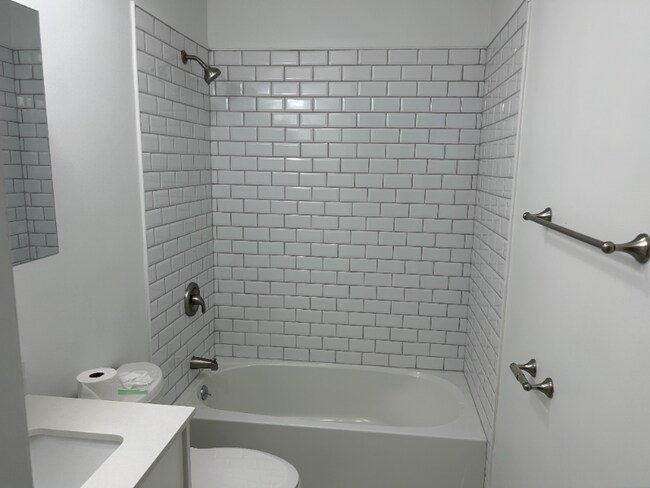 Foto del edificio - 801 Winchester Ave