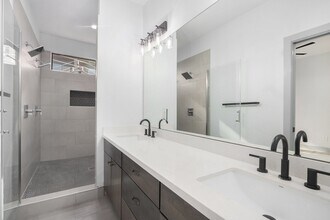 Building Photo - 2422 Navigation Blvd