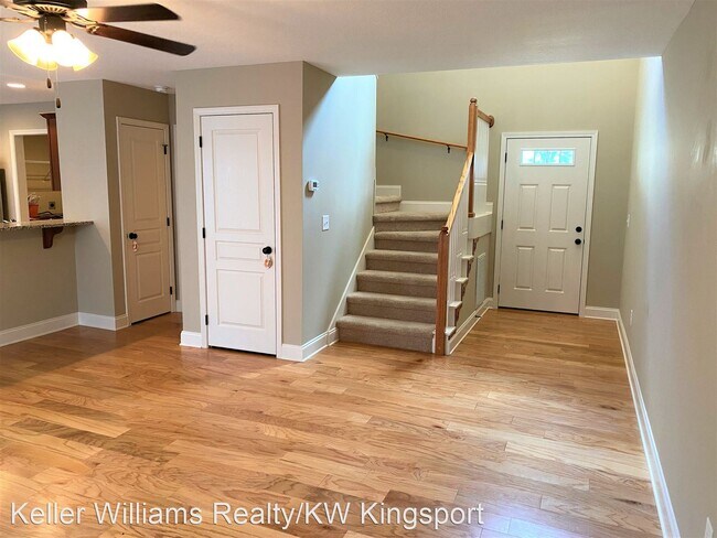Building Photo - 3 br, 2.5 bath House - 1116 Cherry Ridge Dr