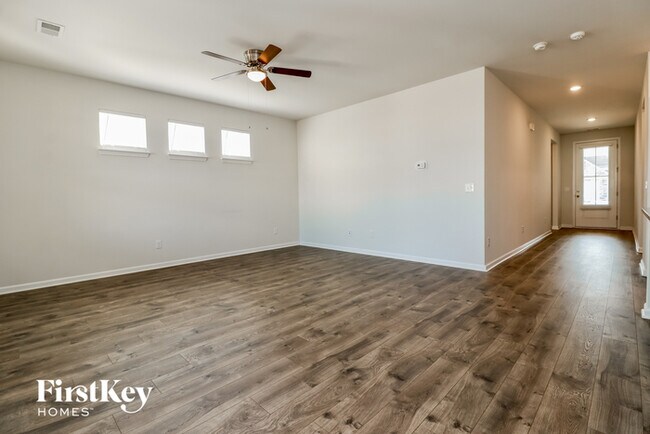 Building Photo - 407 Bering Ln