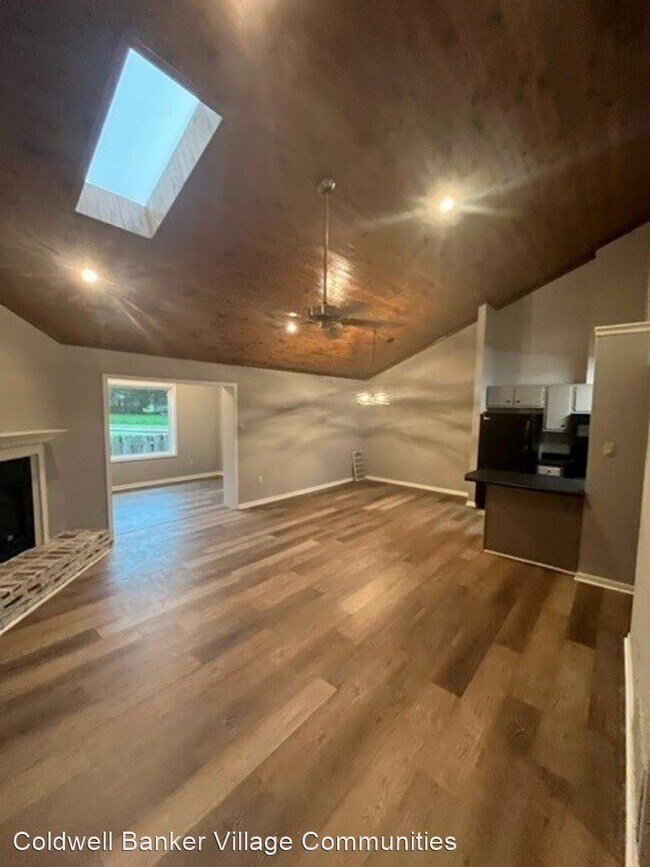 Building Photo - 2 br, 2 bath House - 2715 Greenbriar Dr. U...