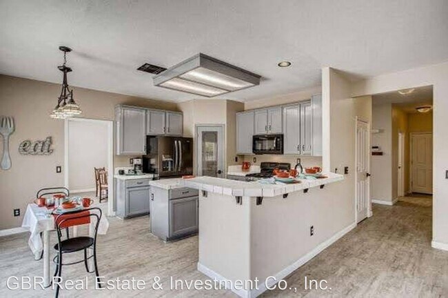Building Photo - 4 br, 2 bath House - 709 Sands Way