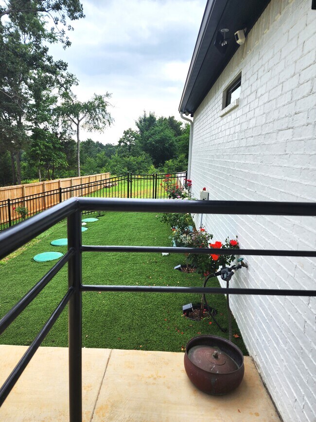Foto del edificio - 12237 Hackberry Holw Dr
