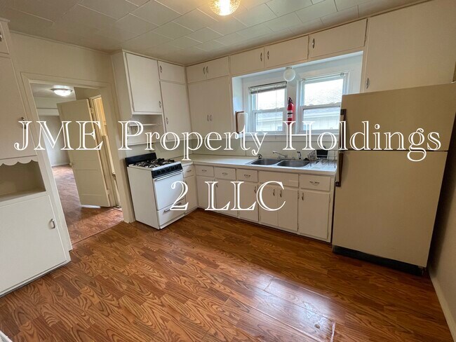 Foto del edificio - 113 W Young St