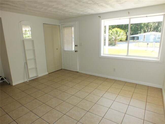 Foto del edificio - 910 27th St Ct E