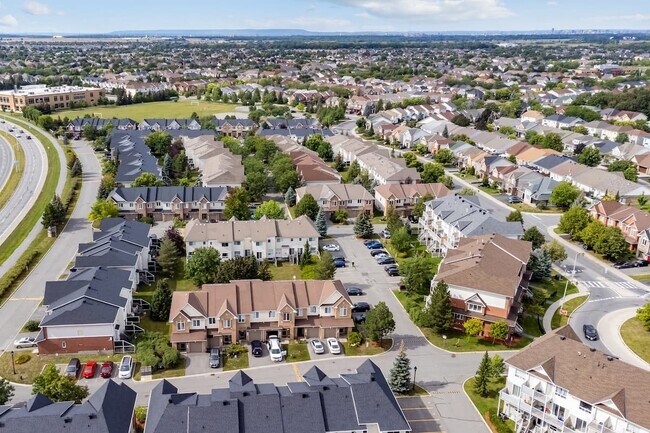 Photo aérienne - Timberline Townhomes