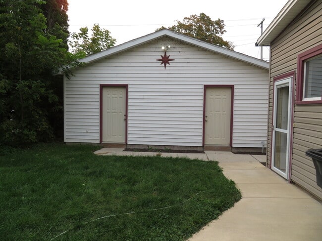 Garage - 1612 Blocki Ct
