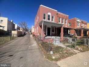 Building Photo - 619 Sheridan St NW