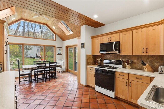 Foto del edificio - 1 Branch St