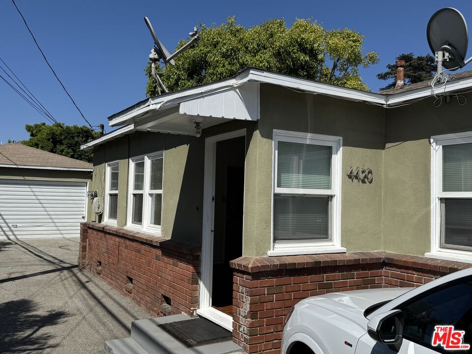 Foto principal - 4420-4420 Inglewood Blvd
