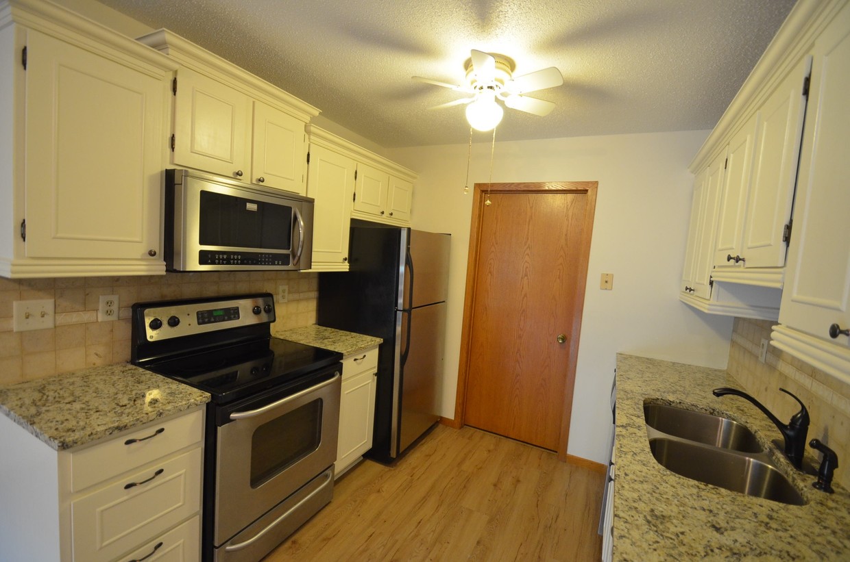 Foto principal - 4840 Barbara Ave