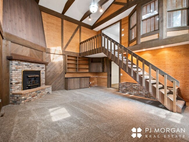 Foto del edificio - 5 Bedroom, 3 Bathroom - Newly Updated