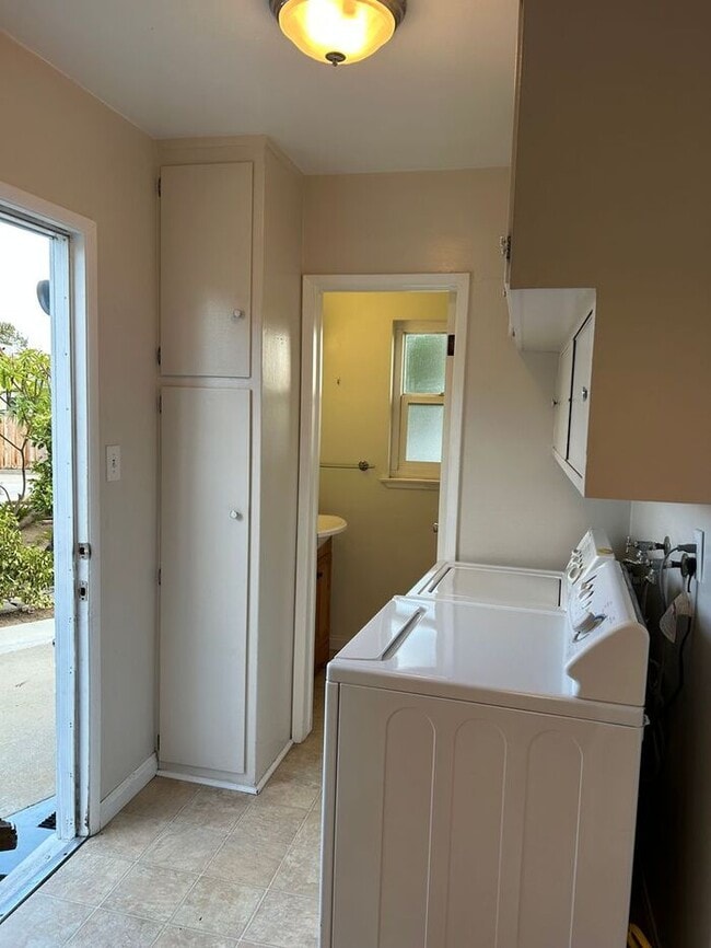 Foto del edificio - GREAT 3BD HOUSE WITH INCREDIBLE OUTDOOR SP...