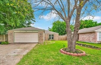 Building Photo - 22102 Breezy Hill Dr