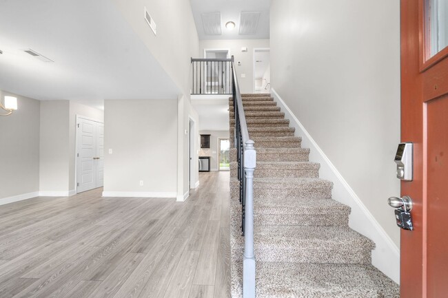 Building Photo - Pet Friendly Four Bedroom!
