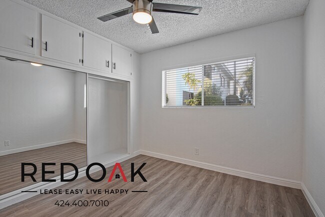 Building Photo - ~1 Month FREE~ Fantastic Ground Floor Two ...