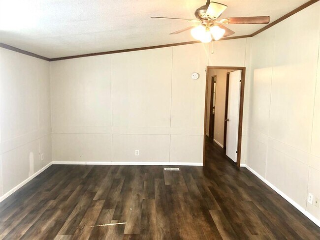 Building Photo - 16123 Lone Star Ranch Dr