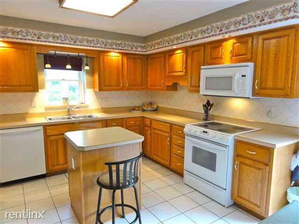 Building Photo - 412 S Prestwick Ln