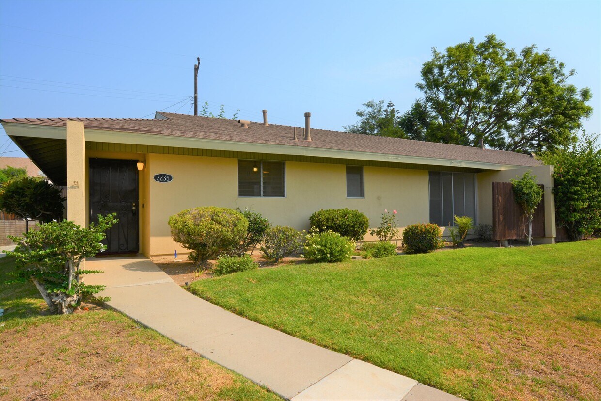 2235 Camilar Dr, Camarillo, CA 93010 Condo for Rent in Camarillo, CA