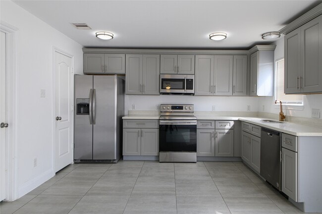 Building Photo - 3421 Twp Grove Ln