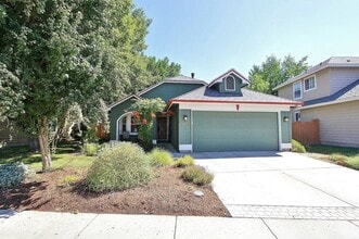 Building Photo - 300 E Brookhollow Dr