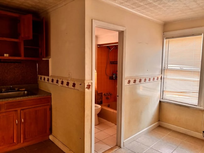 Building Photo - 86 McAdoo Ave